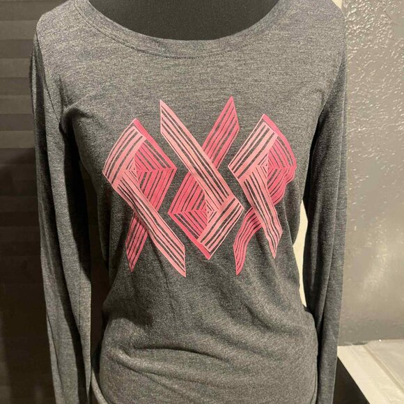 UNDER ARMOUR‎ Breast Cancer Power Gray Long Sleeve TShirt SIZE SMALL - Picture 1 of 5